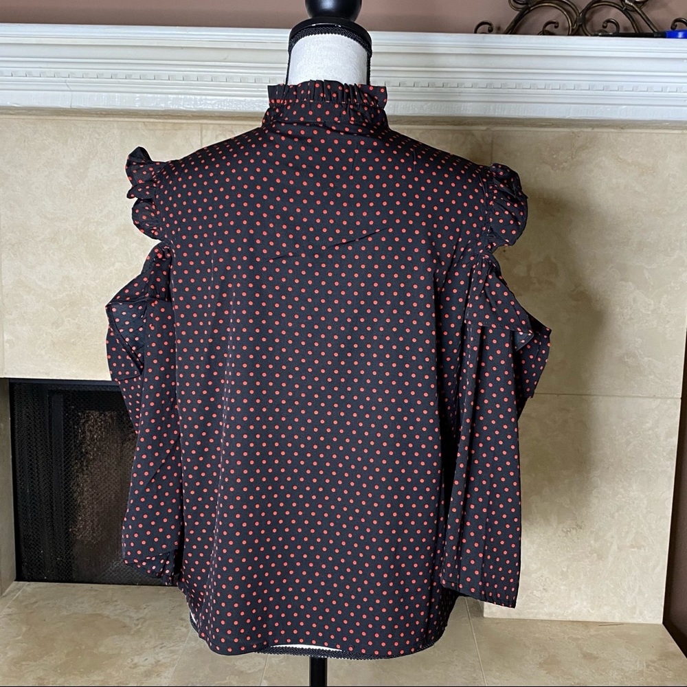 Attitude Unknown HighNeck Ruffle Cold Shou… - Picture 12 of 15